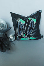 Showcase Steppin Pillow