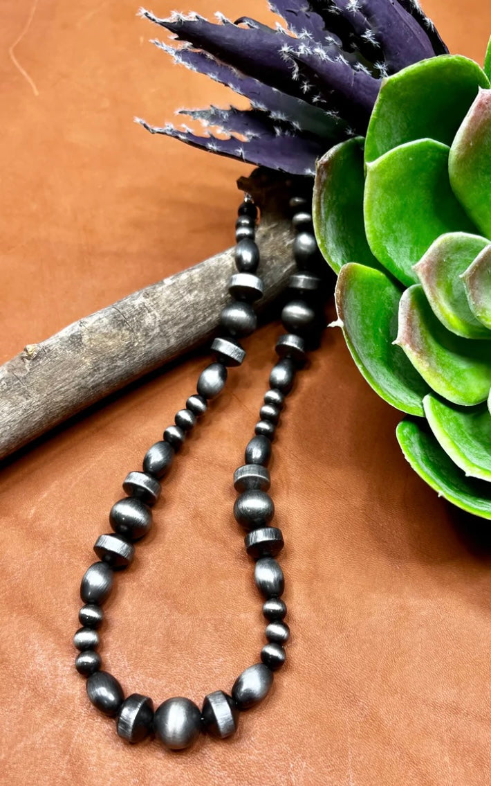 Amarillo Short Necklace