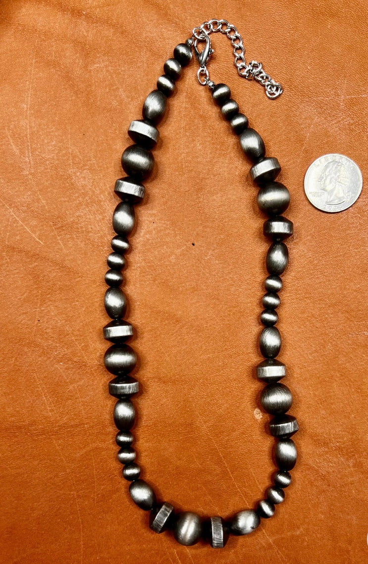 Amarillo Short Necklace