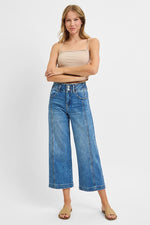 High Rise-Crop Front Seam Detail