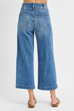 High Rise-Crop Front Seam Detail