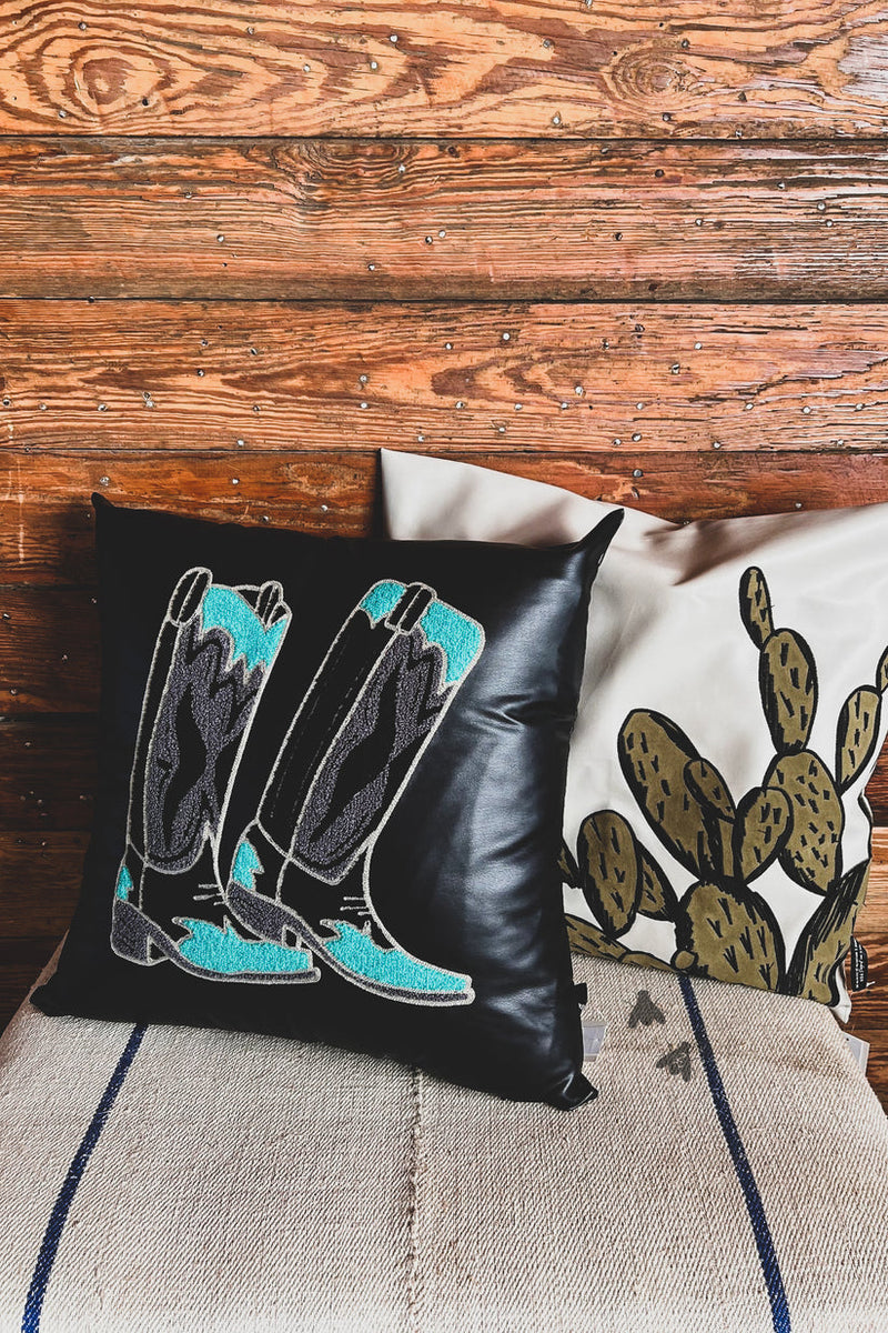 Showcase Steppin Pillow