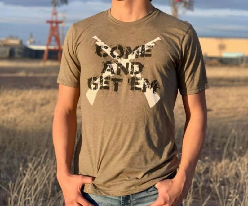 Come and Get Em’ Graphic Tee