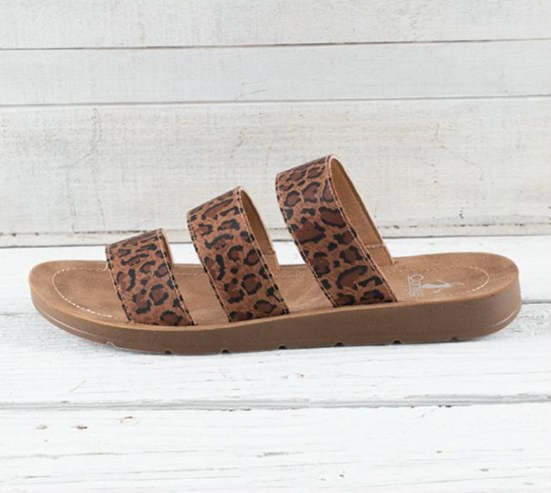 Daphne Slide Leopard